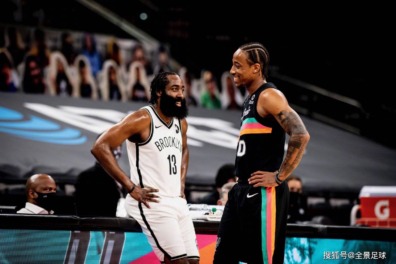  费内巴切半决赛险胜山东泰山，欧文砍下12记关键球，全场沸腾